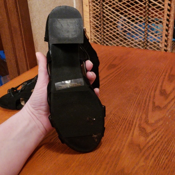 Shoes - Picture 2 of 3